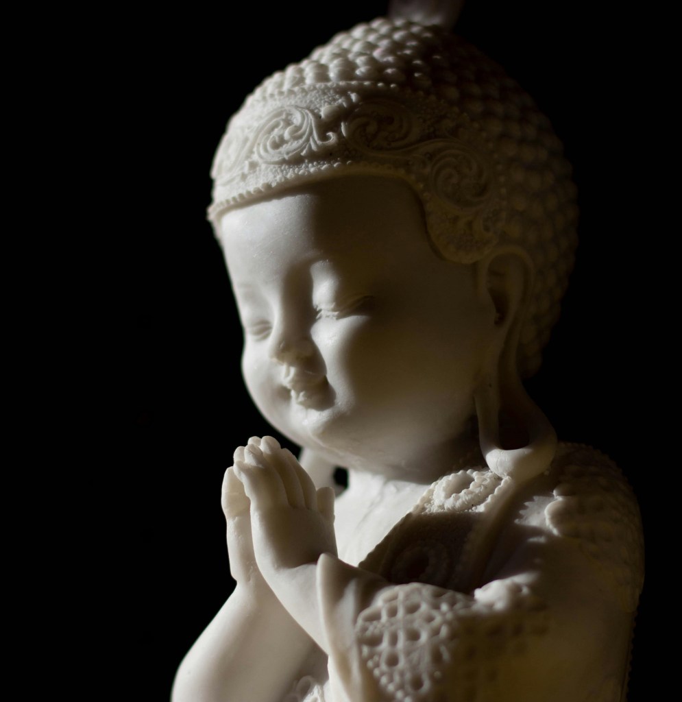 Buddhism: Amituofo chanting calms young children, Pure Land Buddhism, Amitabha Buddha